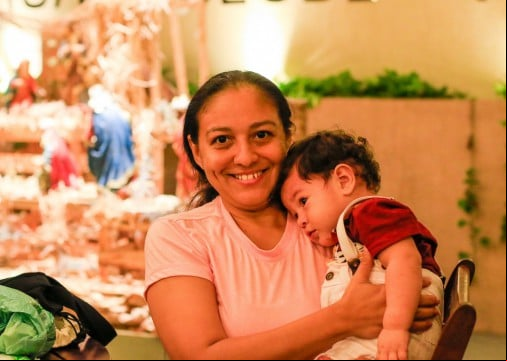 FORTALEZA, CE, BRASIL, 17.12.2022: Comunidade Shalom promove Natal de Paz, com missa, doação de alimentos e brinquedos. (Foto: Thais Mesquita/OPOVO)