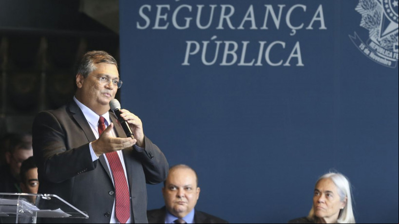 ￼Flávio Dino indica nova política de armas