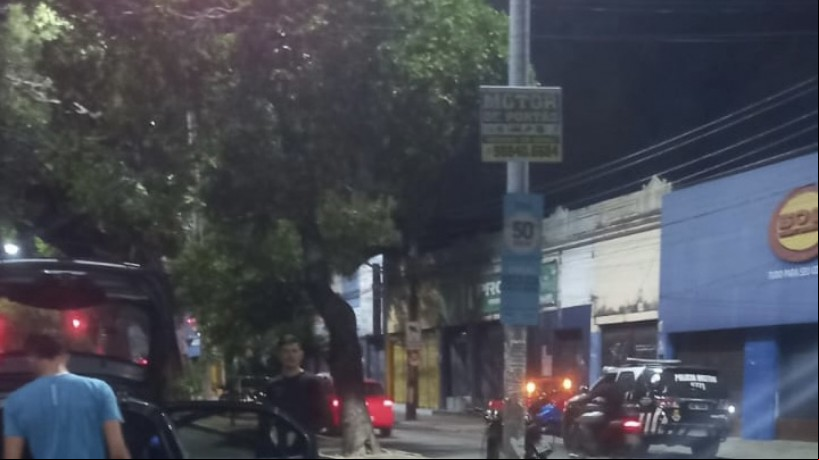 Acidente aconteceu na avenida Duque de Caxias, no Centro de Fortaleza, durante a madrugada