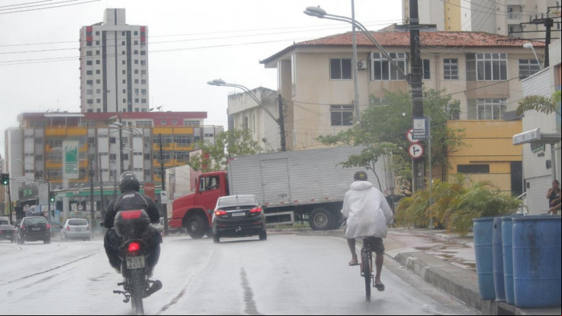 Chuvas em Fortaleza na manhã desta quarta-feira, 18
