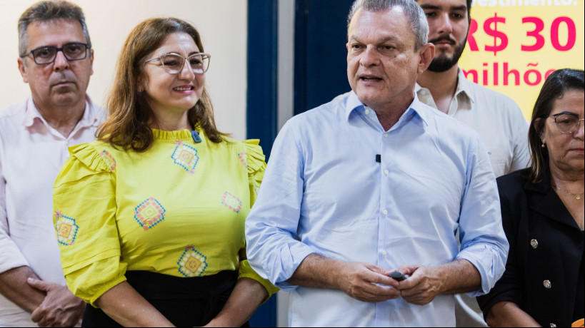 FORTALEZA, CEARÁ, 23-01-2023: Prefeito José Sarto e Prefeitura de Fortaleza anunciam o Novo EJA, que conta com uma modernização digital na forma de ensino para jovens adultos. (Foto: Fernanda Barros/ O Povo)