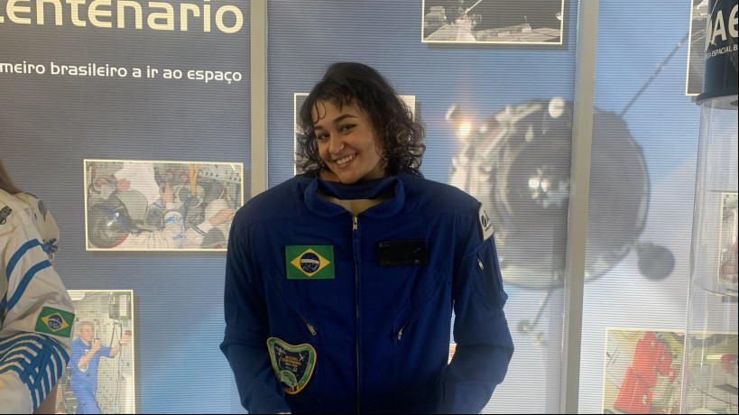 Larissa deve receber o maacacão azul durante o curso que tem início neste final de semana, em Brasília