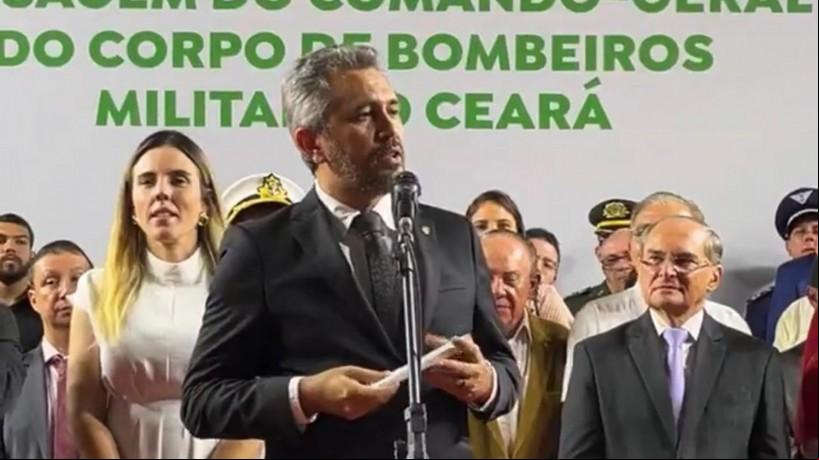 Governador participou, nesta quarta-feira, 8, da transmissão de comando do Corpo de Bombeiros
