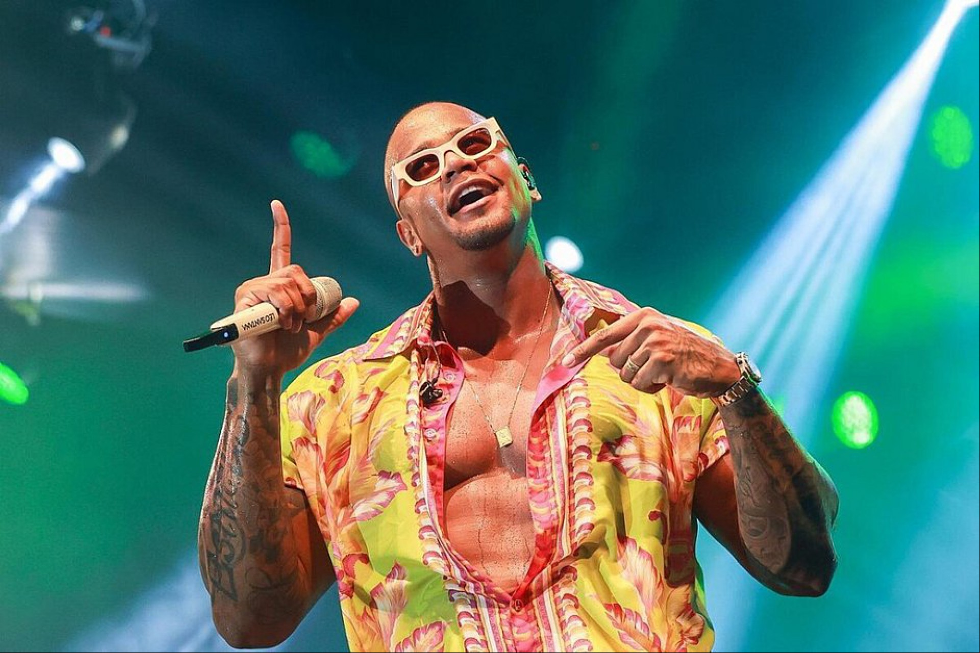 Com hit do Carnaval 2023, Léo Santana se torna um dos 30 artistas mais ouvidos no mundo no Spotify por