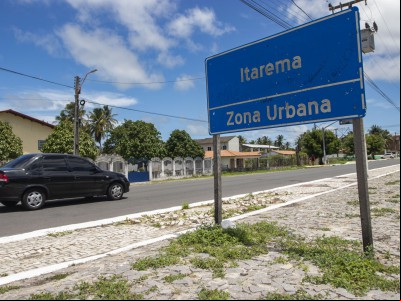 Foto de apoio ilustrativo. Divisa entre áreas urbana e rural no município de Itarema Foto de apoio ilustrativo. Divisa entre áreas urbana e rural no município de Itarema
