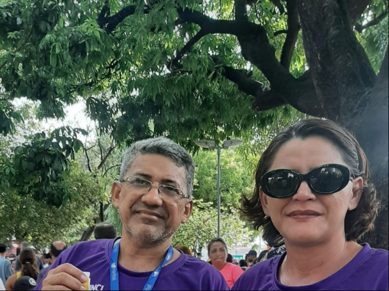 Educadores sociais da Funci, Laurinda Lopes da Costa e Eudo Rodrigues, fazem ação de conscientização e educação social com as crianças no polo do Benfica