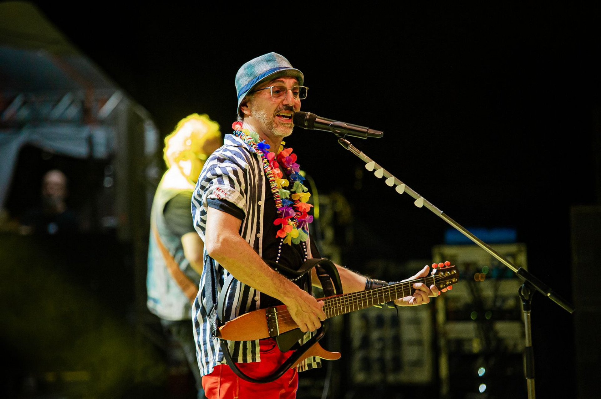 Zeca Baleiro se apresenta nesse domingo na Praia de Iracema t t Leia mais em: /aovivo/2023/02/19/carnaval-2023-acompanhe-ao-vivo-o-domingo-de-folia-no-ceara.html ©2022 Todos os direitos são reservados ao Portal O POVO, conforme a Lei nº 9.610/98. A publicação, redistribuição, transmissão e reescrita sem autorização prévia são proibidas