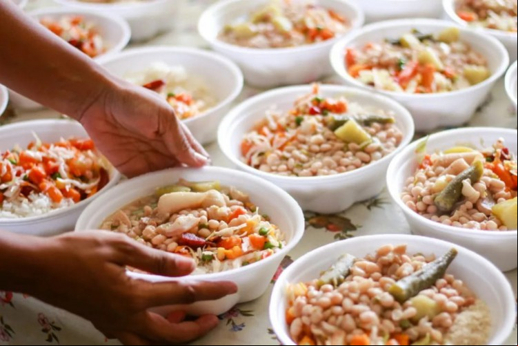 Cozinha Solidária: cerca de 30 pessoas trabalham para o projeto de forma voluntária