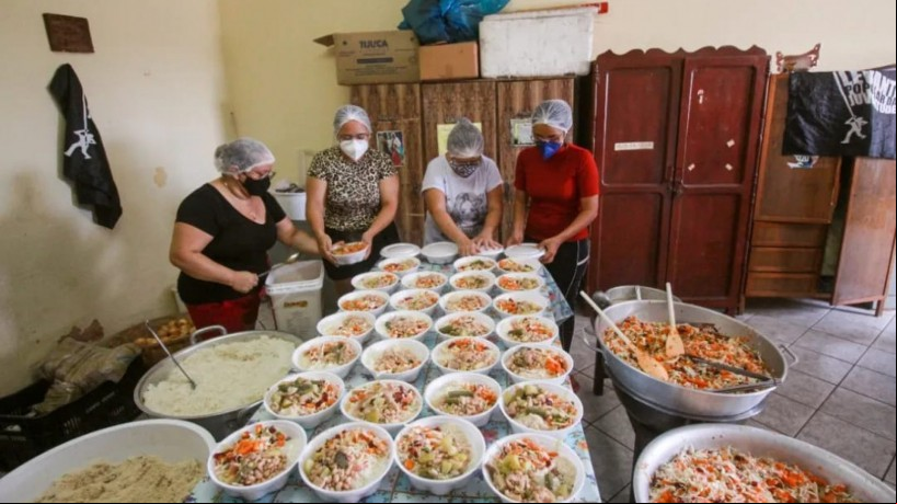 Cozinha Popular: cerca de 30 pessoas trabalham para o projeto de forma voluntária