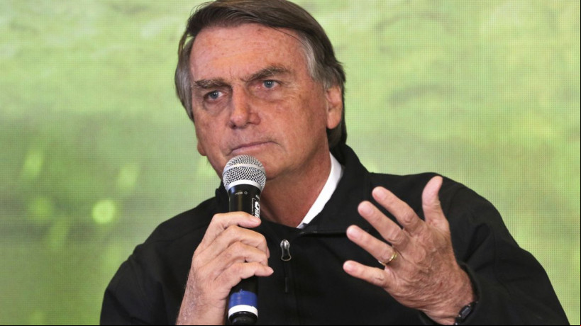 Ex-presidente Jair Bolsonaro saberia do sistema de fraudes de cartões de vacinação