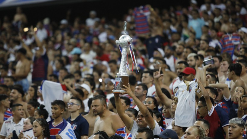 FORTALEZA, CE, BRASIL,02.03.2023: Torcida do Fortaleza no Jogo pela Copa Libertadores da América, Fortaleza vs Maldonado, arena Castelão.