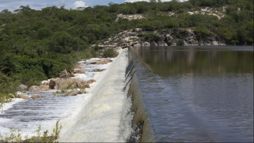 37 açudes estão sangrando no segundo mês da quadra chuvosa no Ceará