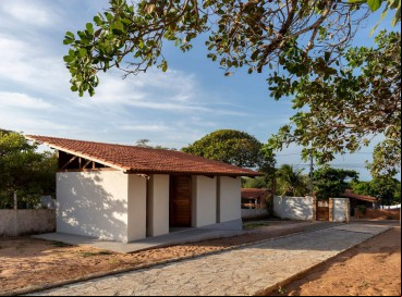 Local abriga exposições da ONG Aquasis para público local e turistas 