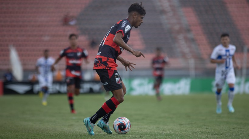 Meia-atacante Gabriel Barros no jogo Ituano x Água Santa, pelo Campeonato Paulista 2023