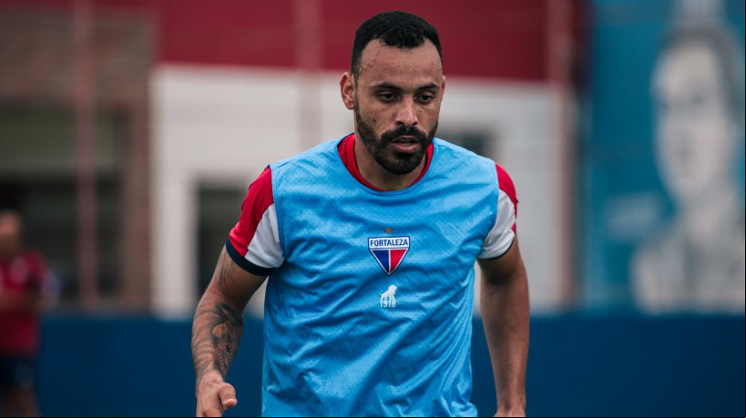 Atacante Moisés em treino do Fortaleza no Centro de Excelência Alcides Santos, no Pici