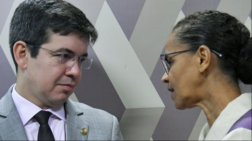 Senador Randolfe Rodrigues abandonou a Rede de Sustentabilidade e fragiliza a posição da ministra