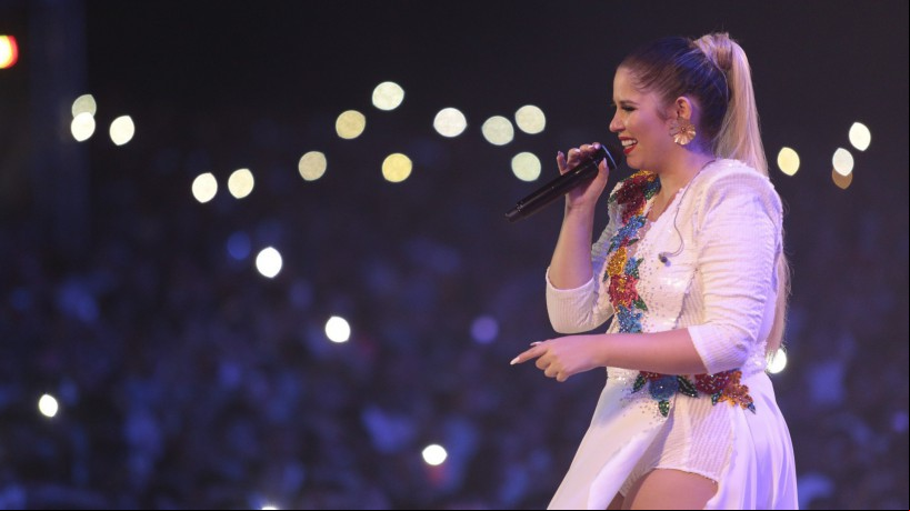 Marília Mendonça faleceu em acidente aéreo em 2021, aos 26 anos