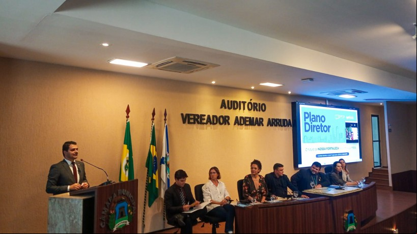 Lançamento marca o primeiro curso realizado pela Escola do Parlamento.