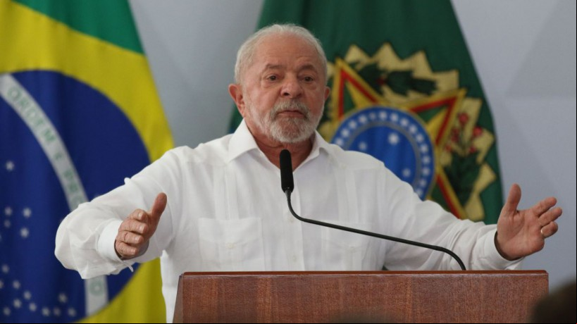 Brasília (DF), 28/04/2023 - O presidente Lula participa, da cerimônia de sanção do PLN 2/23 e da Medida Provisória que concede reajuste de 9% aos servidores do Executivo federal. Foto José Cruz/Agência Brasil.