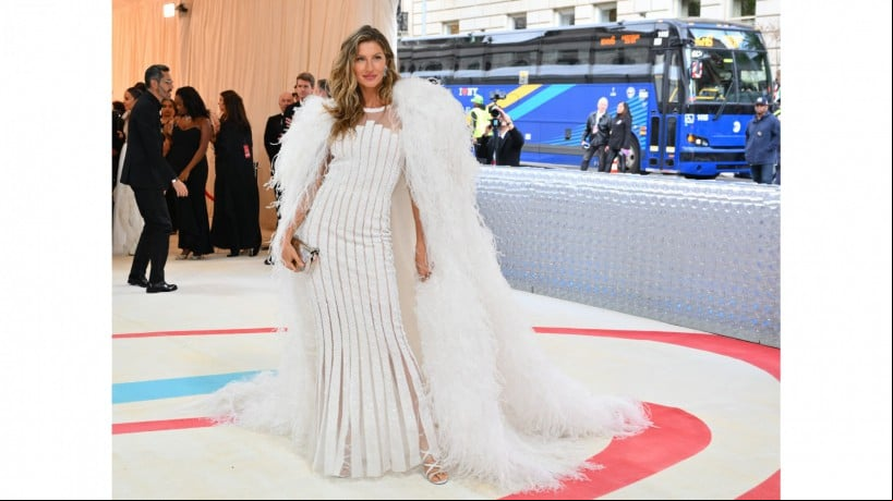 Modelo brasileira Gisele Bündchen esteve no red carpet do Met Gala 2023