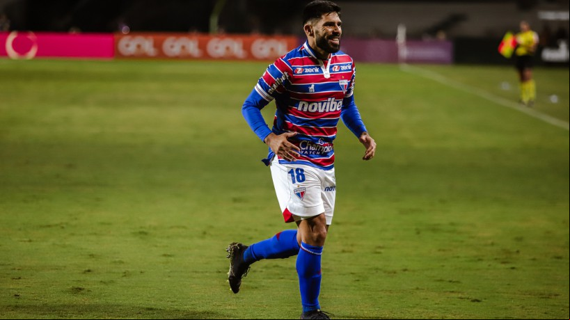 Silvio Romero deve ser titular no ataque tricolor