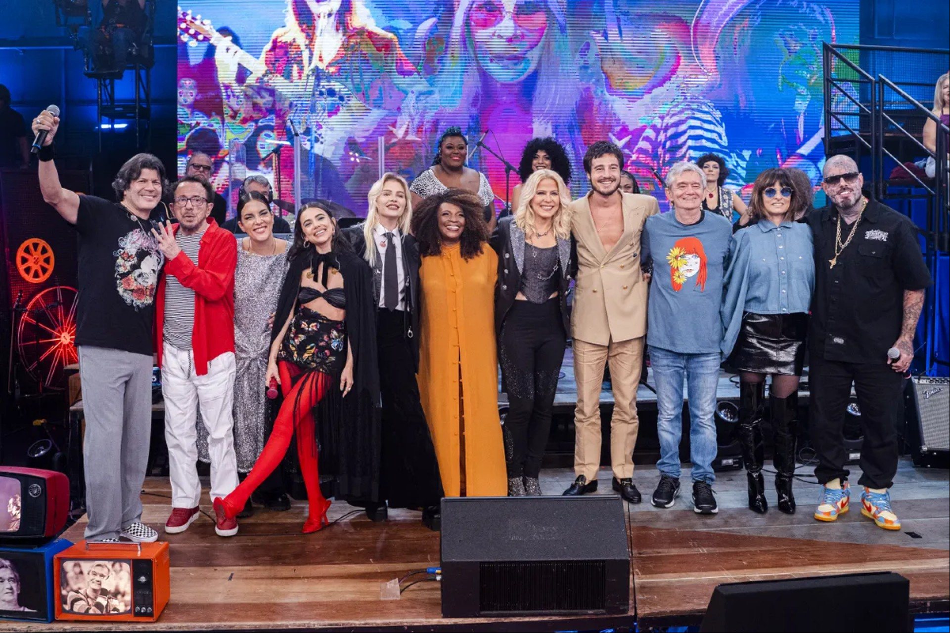 Artistas e amigos da cantora a homenagearam no Altas Horas, em abril. Artistas e amigos da cantora a homenagearam no Altas Horas, em abril.