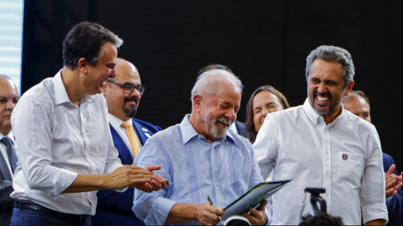 Lula em visita ao Ceará em para anunciar medidas educacionais