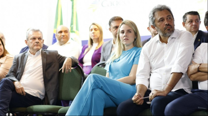 Prefeito Sarto, vice-governadora Jade Romero e governador Elmano de Freitas