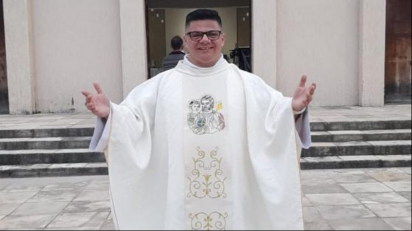Padre Josileudo Queiroz, de 48 anos, já possui mais de 1 milhão de seguidores no TikTok