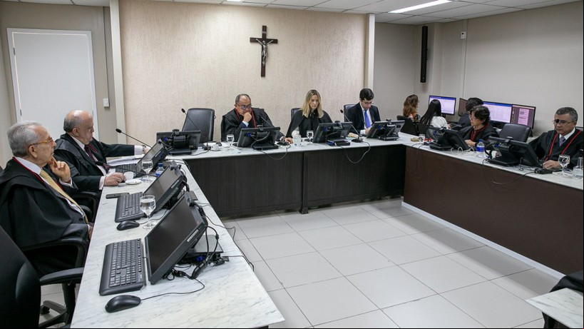 Sessão da 1ª Câmara de Direito Público do Tribunal de Justiça do Ceará (TJCE), que manteve condenação do Estado