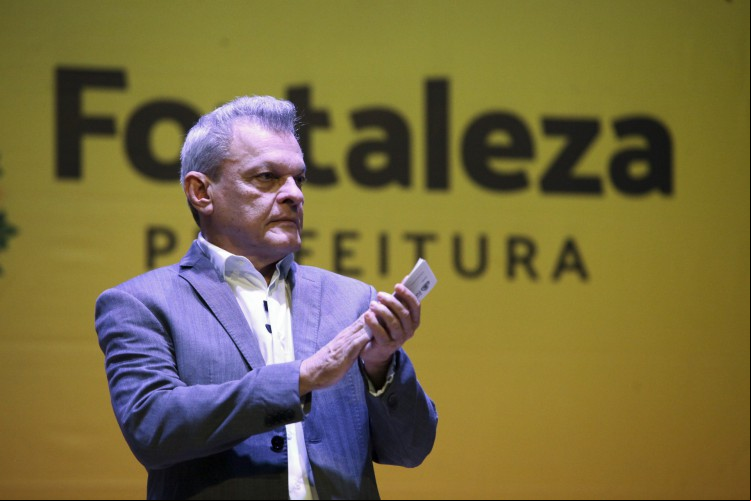 Prefeito José Sarto (PDT) Prefeito José Sarto (PDT)