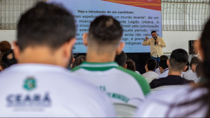 Cerca de 50 mil professores terão o a R$ 584 milhões