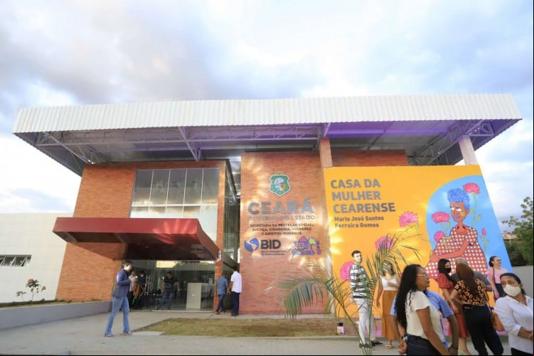 A Casa da Mulher Cearense em Sobral reúne Delegacia de Defesa da Mulher, Tribunal de Justiça, Ministério Público e Defensoria Pública: quase 7 mil atendimentos após um ano de funcionamento