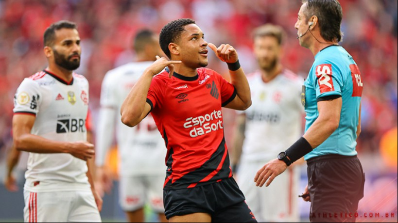 Flamengo e Athletico-PR jogam hoje, 13, pelo Brasileirão Série A 2023; veja onde assistir ao vivo aos jogos do dia.