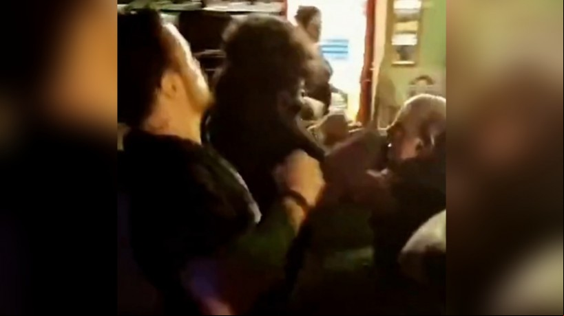 Vídeo mostra homem sendo espancado no show do Sepultura em Fortaleza