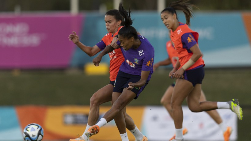 Seleção Brasileira realiza primeiro treino em Brisbane