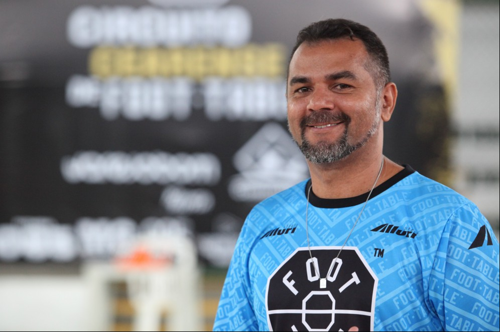 FORTALEZA, CEARÁ, BRASIL, 22.07.2023: Ricardo Inácio, árbitro. 2ª etapa do Circuito Cearense de foot table , no Ginásio Aécio de Borba FORTALEZA, CEARÁ, BRASIL, 22.07.2023: Ricardo Inácio, árbitro. 2ª etapa do Circuito Cearense de foot table , no Ginásio Aécio de Borba
