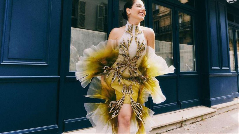 Gkay usou look da marca de alta-costura Iris Van Herpen durante Semana de Moda de Paris