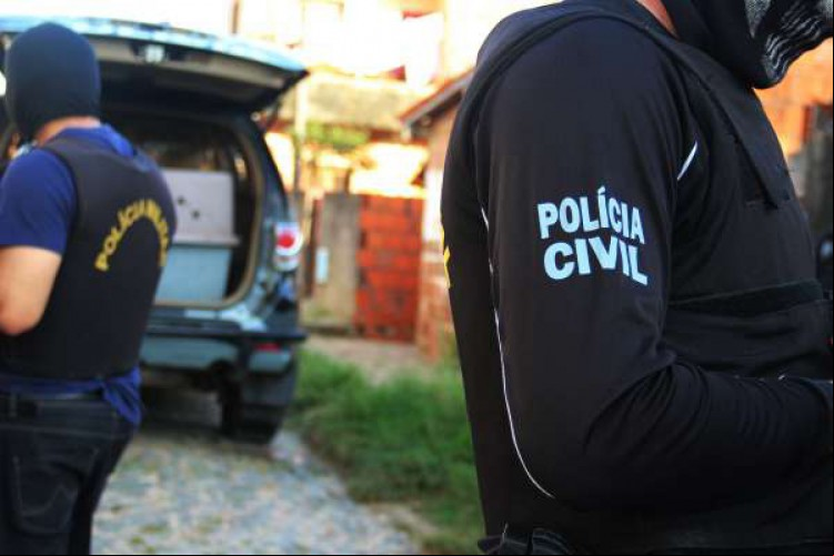 Imagem ilustrativa: a equipe policial da PCCE prendeu o casal suspeito de fraudar empréstimos consignados de aposentados, em Ocara, no Ceará