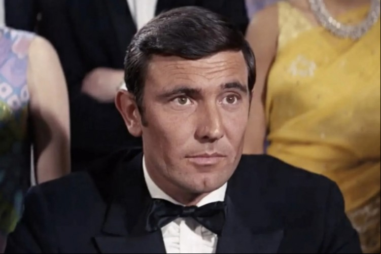 George Lazenby foi James Bond em apenas um filme 007, lançado em 1969 George Lazenby foi James Bond em apenas um filme 007, lançado em 1969