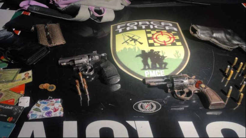 Dupla foi abordada durante uma patrulha policial no bairro Papicu