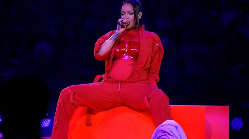 Rihanna em apresentação no Super Bowl