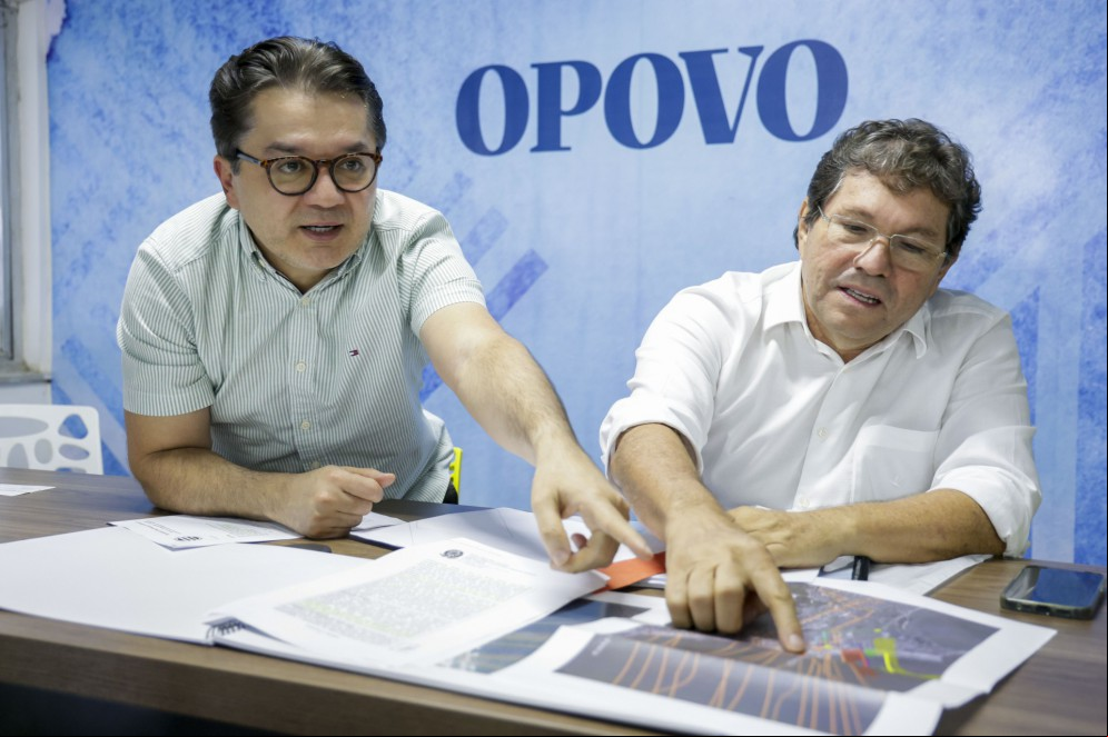 Presidente da Cagece, Neuri Freitas, e o representante do Consórcio Águas de Fortaleza, Renan Carvalho. Os dois defendem a usina de dessalinização da Praia do Futuro. (Fco Fontenele/OPOVO) Presidente da Cagece, Neuri Freitas, e o representante do Consórcio Águas de Fortaleza, Renan Carvalho. Os dois defendem a usina de dessalinização da Praia do Futuro. (Fco Fontenele/OPOVO)
