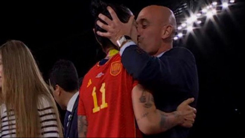 O beijo forçado de Rubiales em Jenni Hermoso 