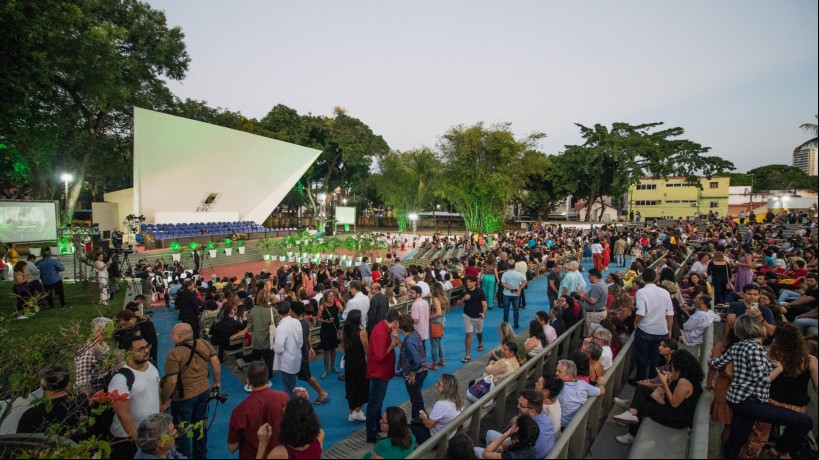 Consulta acadêmica para direção do Ica da UFC é questionada por representações estudantis; UFC reconhece direito à manifestação