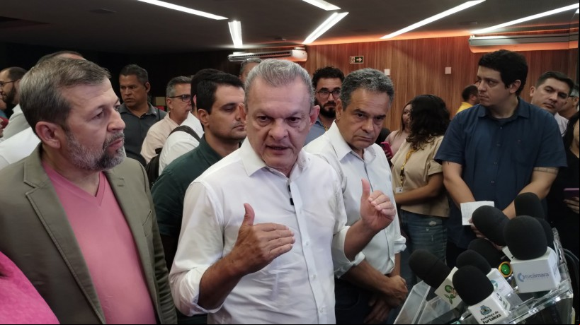 O prefeito José Sarto no lançamento do Programa Mais Fortaleza