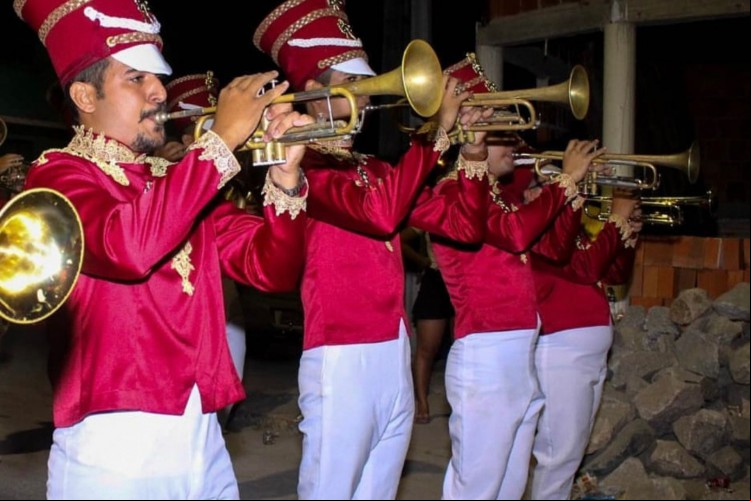 Banda marcial Solares também compõe a apresentação Banda marcial Solares também compõe a apresentação
