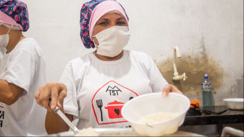 Cozinha Solidária do Jangurussu está na ativa desde abril de 2022