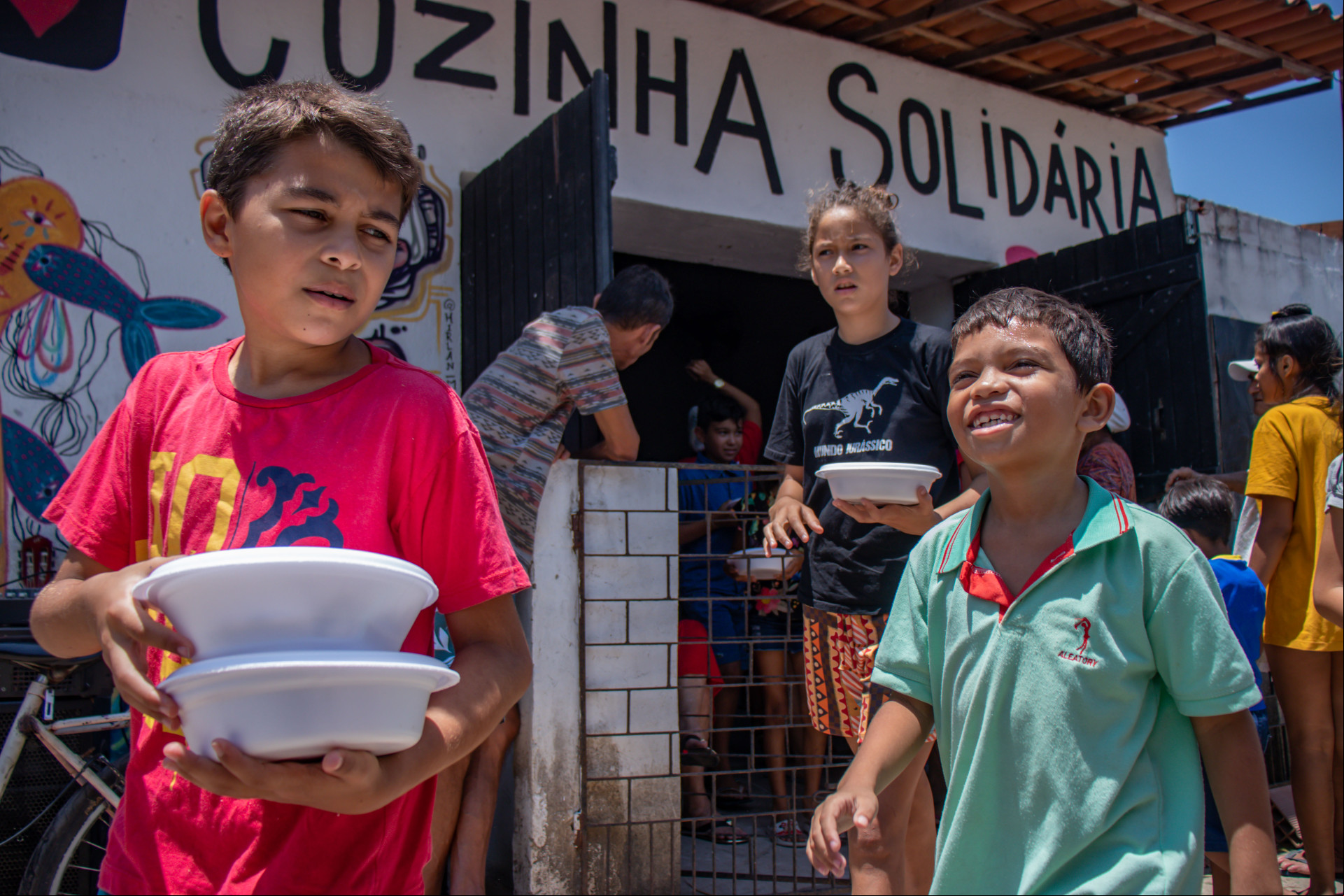 FORTALEZA, CEARÁ, BRASIL, 22-09-2023: A Cozinha Solidária do Grande Jangurussu, iniciativa do Movimento dos Trabalhadores Sem Teto (MTST), está celebrando um marco significativo: a entrega da refeição de número 100 mil.. (Foto: Samuel Setubal)