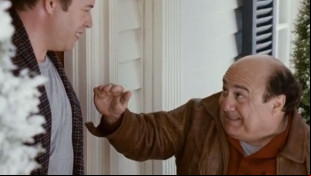 O filme possui o comediante e ator Danny DeVito O filme possui o comediante e ator Danny DeVito